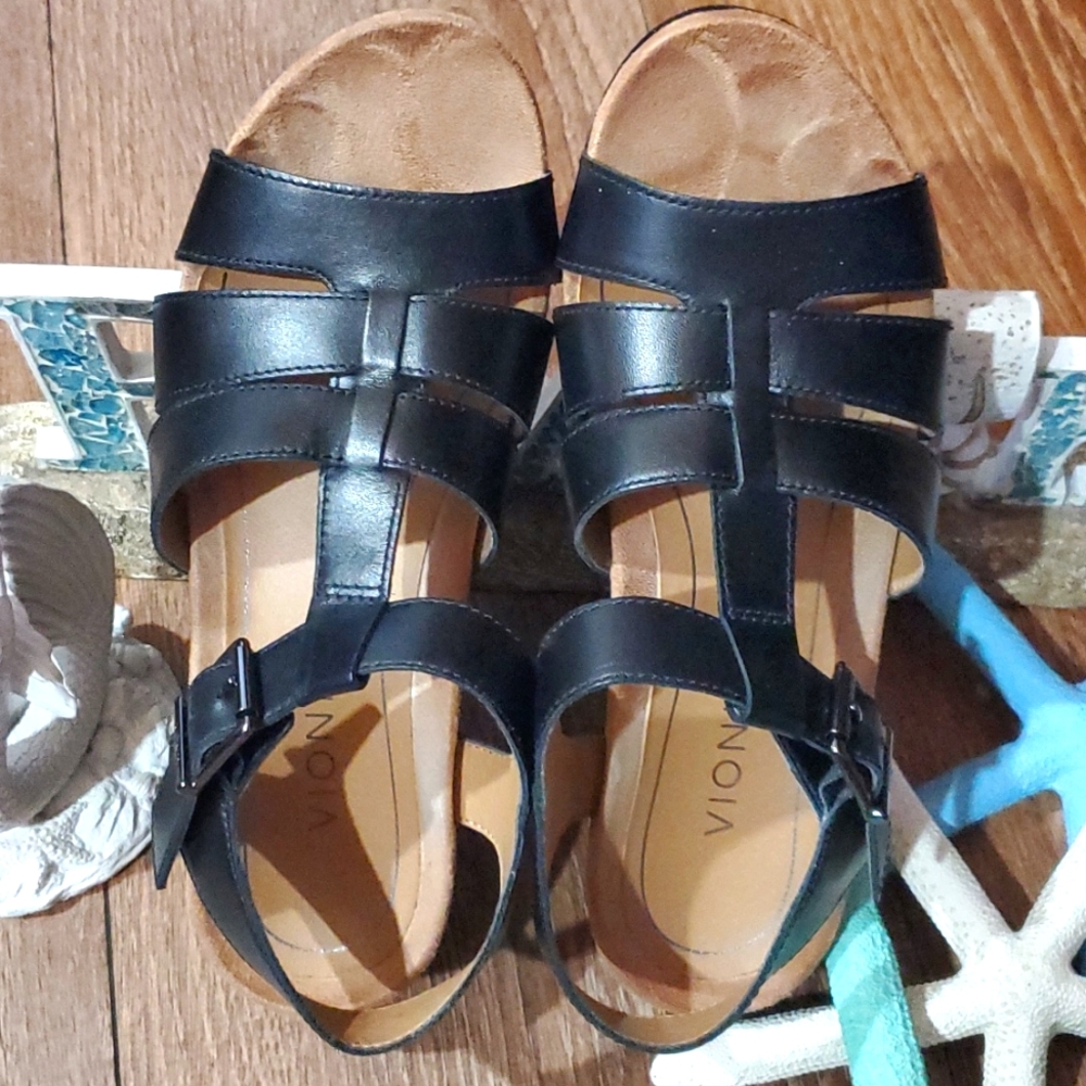 VIONIC Wedge Platform with orthotic architecture support